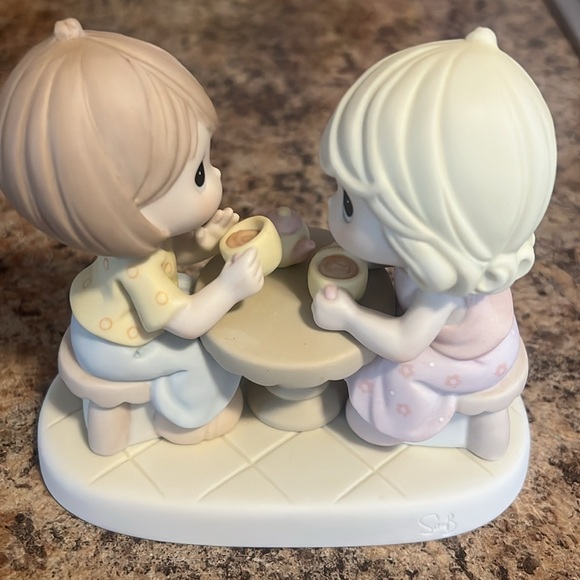 Precious Moments Sweet is the Voice of My Sister 640033 excellent condition. - Picture 2 of 6